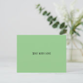 Carte postale envoyée avec amour ment vert, carte (Debout devant)