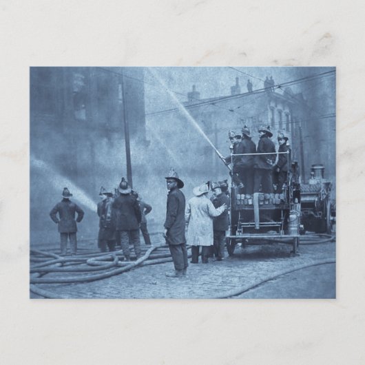 Carte Postale Équipage d'incendie en action - Vintage (Devant)