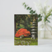 Carte Postale Érable japonais et pagode dans un jardin japonais (Debout devant)