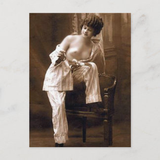 Carte postale érotique ancienne - Fille en pyjama