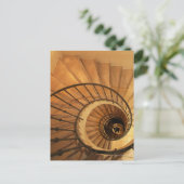 Carte Postale Escalier en spirale (Debout devant)
