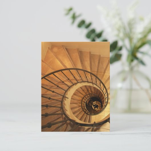 Carte Postale Escalier en spirale (Debout devant)