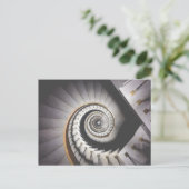 Carte Postale Escalier en spirale (Debout devant)