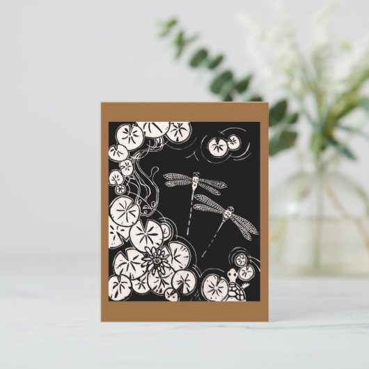 Carte Postale étang de koi (Debout devant)