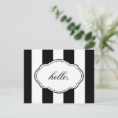 Carte postale Étiquette noir et blanc personnalisa (Debout devant)