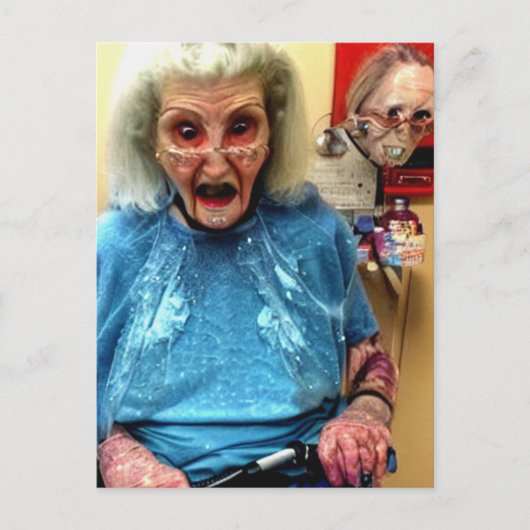 Carte postale étrange bizarre grand-mère terrorisé (Devant)