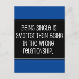 CARTE POSTALE ÊTRE SEUL EST PLUS INTELLIGENT QUE D'ÊTRE DANS LE