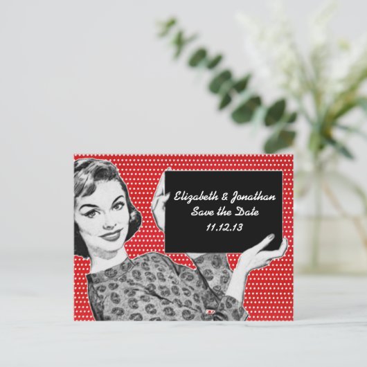 Carte Postale Faire-part 1950 Femme avec un signe Enregistrer la date (Debout devant)