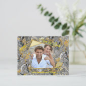 Carte Postale Faire-part Amusant expressif en feuilles de plante jaunes et (Debout devant)