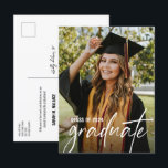 Carte Postale Faire-part Baccalauréat en sciences Custom Graduate Photo<br><div class="desc">Voici notre "Bachelor of Science Custom Graduate Photo Graduation Faire-part Postcard" - une façon personnalisée et festive d'annoncer la réalisation de votre baccalauréat. Cette carte postale présente une photo personnalisable du diplômé en plus de son titre, capturant l'essence de cette étape importante. Customisez chaque détail pour rendre ce faire-part unique...</div>