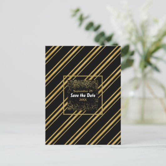 Carte Postale Faire-part Black & Sparkling Gold Stripe moderne Enregistrer  (Debout devant)