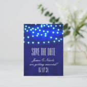 Carte Postale Faire-part Blue Rustic Night String Lights Enregistrer la dat (Debout devant)