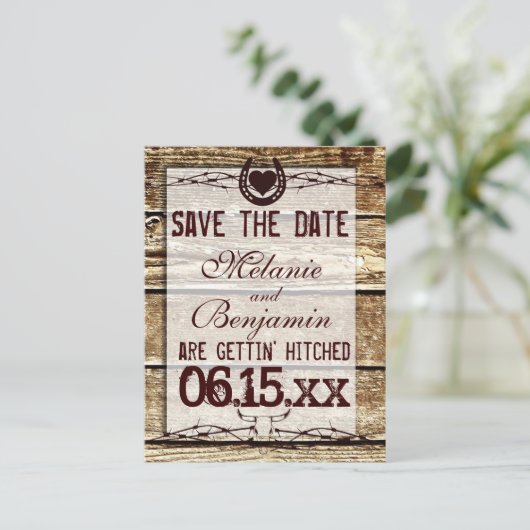 Carte Postale Faire-part Bois rustique Enregistrer la date Obtenir hitched  (Debout devant)