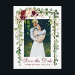 Carte Postale Faire-part Bourgogne Floral Vert Botanique Sauver La Date<br><div class="desc">Elégant moderne,  Botanique Vert Eucalyptus Feuilles,  Aquarelle Bourgogne Marsala Floral,  Cadre En Bois,  Enregistrer La Date Fiançailles Photo Carte Postale</div>