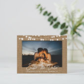 Carte Postale Faire-part Burlap String Lights Mariage Photo Enregistrer La  (Debout devant)