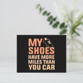 Carte Postale Faire-part Chaussures ayant plus de kilomètres demi-marathon (Debout devant)