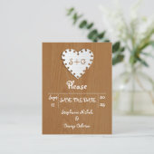Carte Postale Faire-part Cœur en papier sur bois mariage Save the Date (Debout devant)