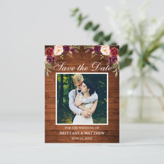 Carte Postale Faire part de date de mariage en bois rustique ave (Debout devant)