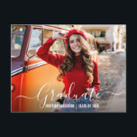 Carte postale Faire-part de la photo de script mod<br><div class="desc">Calligraphie moderne tendance Script Photo Graduation Faire-part Carte postale</div>