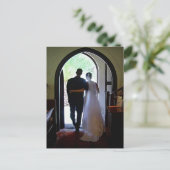 Carte Postale Faire-Part de Mariage à l'Église de Jeunes Mariés (Debout devant)