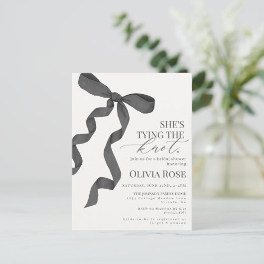 Carte Postale Faire-part de mariage Black Coquette Bow Shower (Debout devant)