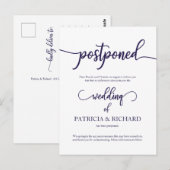 Carte Postale Faire-part de mariage reporté Navy Blue Script (Devant / Derrière)