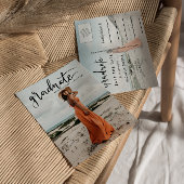 Carte Postale Faire-part Diplômé moderne manuscrit | Photo décontractée