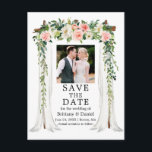 Carte Postale Faire-part Drapé de Mariage Aquarelle Fleurs Roses et Blanche<br><div class="desc">Drapé de Mariage Élégant Aquarelle Fleurs Roses et Blanches Faire-Part de Mariage et de Fiançailles Carte de Sauvegarde de la Date comprend de belles roses roses et blanches. L'arche de tonnelle de mariage en bois comprend de la verdure botanique. Photo de couple.</div>