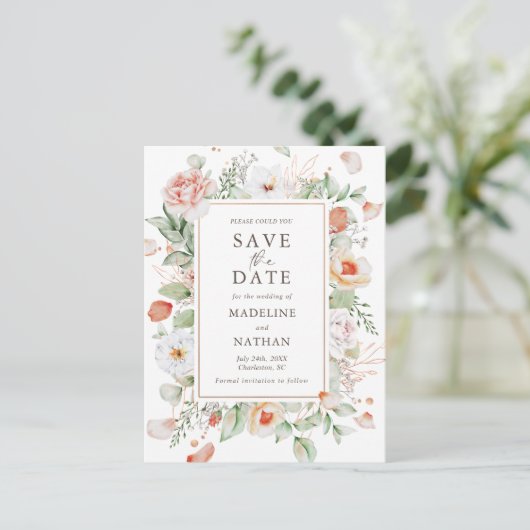 Carte Postale Faire-part Elégant Peach Floral Aquarelle Enregistrer la date (Debout devant)