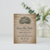 Carte Postale Faire-part Enraciné dans Love Rustic Tree String Lights Date  (Debout devant)
