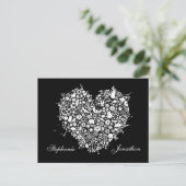 Carte Postale Faire-part Enregistrer la date Black & White Heart Post Card (Debout devant)