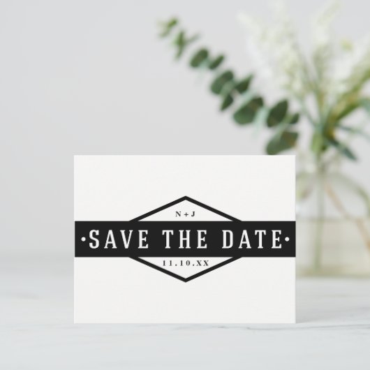 Carte Postale Faire-part ENREGISTRER LA DATE Black & White Modern Rustic (Debout devant)