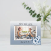Carte Postale Faire-part Enregistrer la date de mariage avec photo florale  (Debout devant)