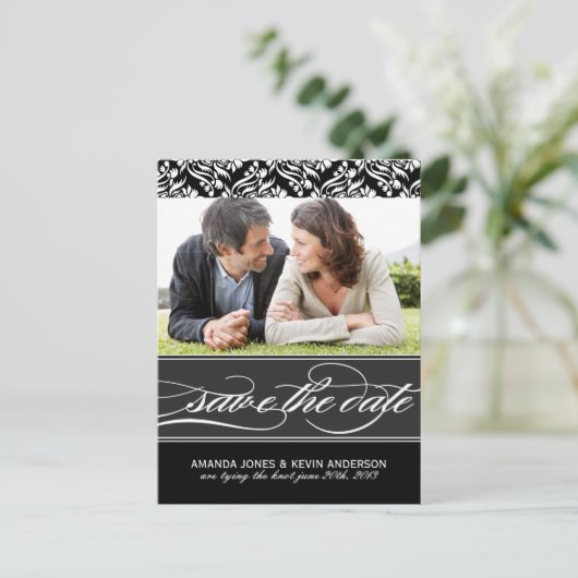 Carte Postale Faire-part Enregistrer la date en noir et blanc (Debout devant)