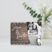 Carte Postale Faire-part Enregistrez la date Moderne Rustique Bois & Photo (Debout devant)