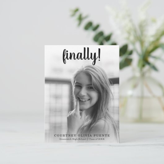 Carte Postale Faire-part Finalement Simple Photo Moderne Graduation (Debout devant)