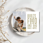 Carte Postale Faire-part Funny Bad Dance Moves Photo Wedding Enregistrer la<br><div class="desc">Préparez-vous à lancer la célébration d'une vie avec notre Funny "Booze, Food, Bad Dance Moves" Save the Date carte postale! Conçu pour ajouter un peu d'humour et de personnalité à vos annonces mariages, cette carte postale apportera un sourire aux visages de vos invités. Le recto de la carte postale présente...</div>