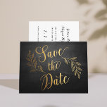 Carte Postale Faire-part Gold Chalkboard Rustic Enregistrer la date<br><div class="desc">Économisez sur la poste avec cela enregistrer la date carte postale. Une police élégante amusante en or dit "enregistrer la date" sur la texture du tableau avec vos détails sur le dos. Effacez l'image pour choisir une couleur arrière - plan à la place. Cliquez sur "customiser" pour changer la couleur...</div>