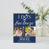 Carte Postale Faire-part I Do's & Free Booze Modern Wedding Enregistrer la  (Debout devant)