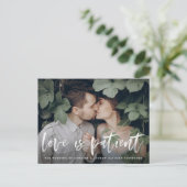 Carte Postale Faire-part L'amour est patient Postponement (Debout devant)