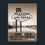 Carte Postale Faire-part Las Vegas Vintage Wedding Photo Enregistrer La Dat<br><div class="desc">Photo modifiée du panneau de bienvenue à Las Vegas sur le devant et s'il vous plaît REMPLACER L'ÉCHANTILLON PHOTO AVEC VOTRE PROPRE PHOTO sur le dos. Tous les textes par défaut peuvent être entièrement customisés avec vos propres mots, et vous pouvez également modifier les polices, les tailles, le placement de...</div>