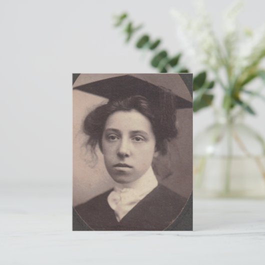 Carte Postale Faire-part Le diplômé (Debout devant)