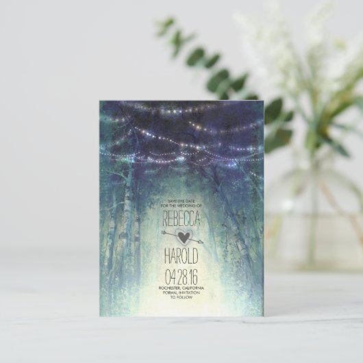 Carte Postale Faire-part Lumières de forêt enchantée Enregistrer la date (Debout devant)