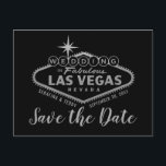 Carte Postale Faire-part Mariage à Las Vegas Argent et Rouge Sauvegarder la<br><div class="desc">Le célèbre panneau Bienvenue à Las Vegas (modifié pour lire Mariage à Las Vegas) en effet de feuille d'argent faux sur un fond noir de couleur modifiable. Le design de typographie unique au dos est entièrement personnalisable. L'enseigne Fabulous Las Vegas Nevada n'a jamais été aussi élégante ! Les articles de...</div>