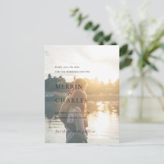 Carte Postale Faire-part Mariage élégant noir et blanc, enregistrez la date (Debout devant)