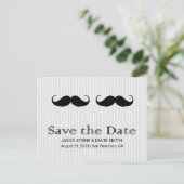 Carte Postale Faire-part Mariage gay double moustache Enregistrer la date (Debout devant)