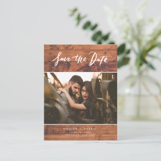 Carte Postale Faire-part Mariage photo en bois rustique Enregistrer la date (Debout devant)