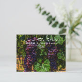Carte Postale Faire-part mariage vigneron romantique aux raisins violets (Debout devant)
