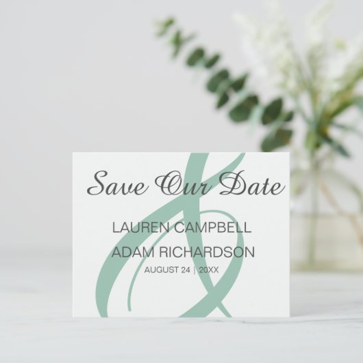 Carte Postale Faire-part Moderne Enregistrer la date Sage Green Ampersand M (Debout devant)