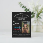 Carte Postale Faire-part Moderne OUI ELLE PEUT Félicitations diplômée des S (Debout devant)